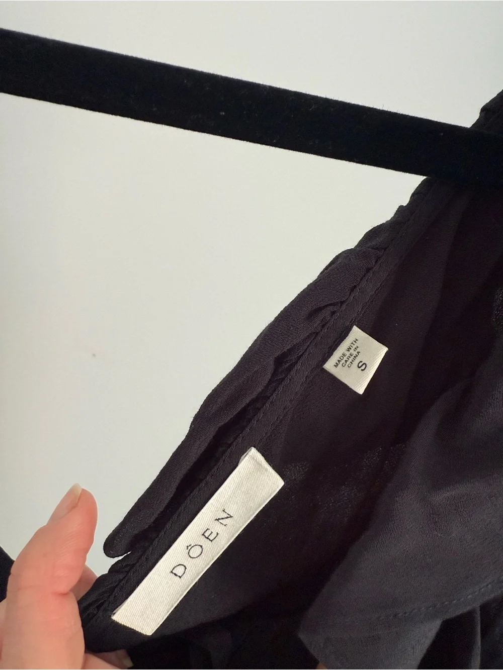 Doen Alexis dress in Noir / midi dress / new without tags - Picture 2 of 6